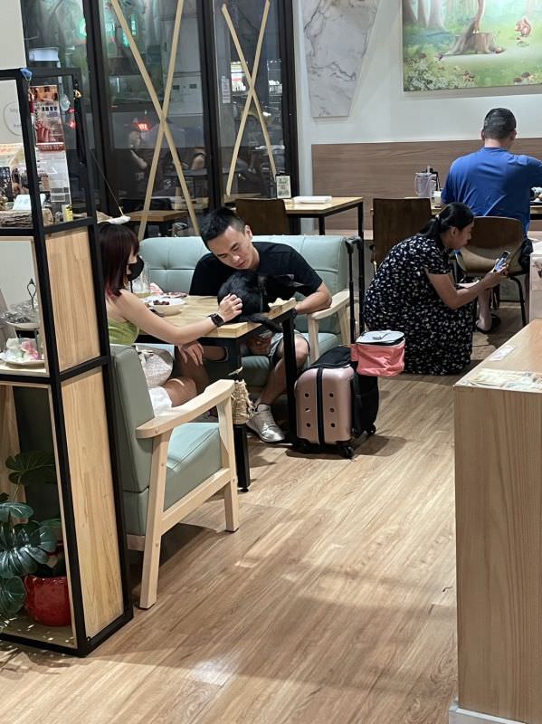 森林小徑文心店對寵物超友善
